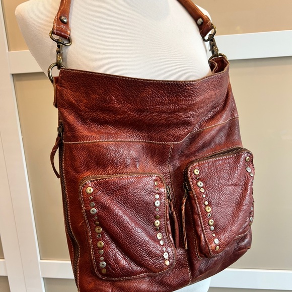 Beautifully Distressed Leather Shoulder Bag - Picture 12 of 12